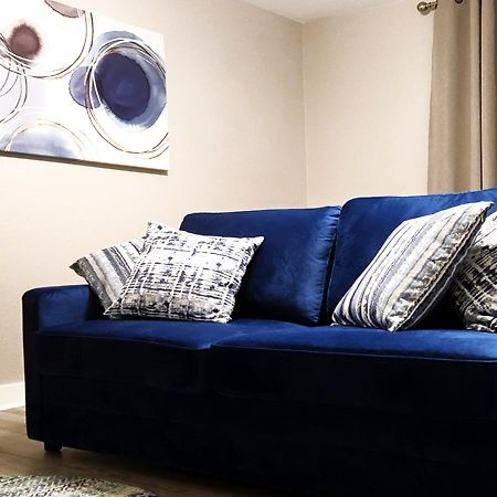 Beautiful Guesthouse, Sleeps 4 - Kitchen, Private Laundry, Ac, Parking, 65' Tv, Close To Stores, Restaurants & Beach Long Beach Luaran gambar