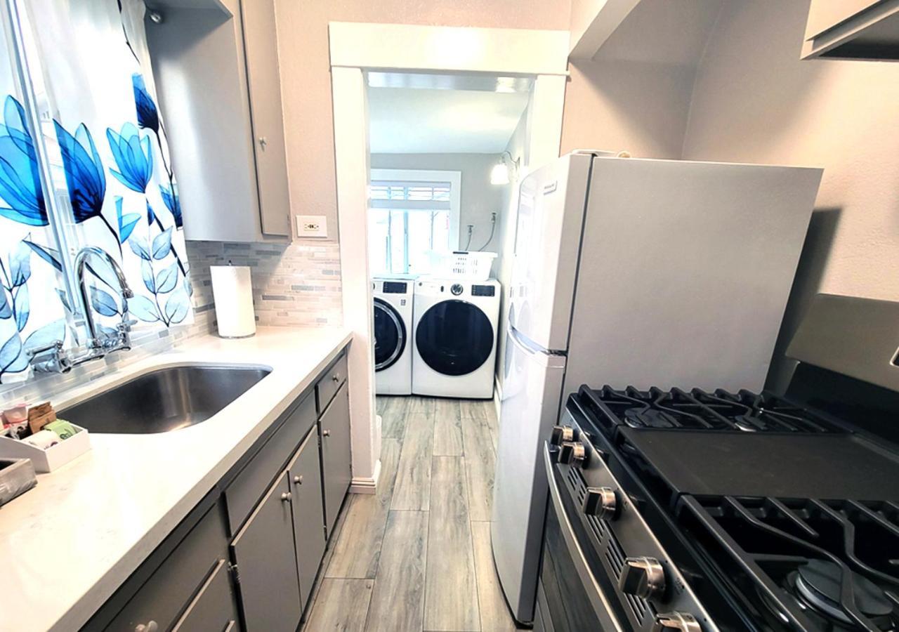 Beautiful Guesthouse, Sleeps 4 - Kitchen, Private Laundry, Ac, Parking, 65' Tv, Close To Stores, Restaurants & Beach Long Beach Luaran gambar
